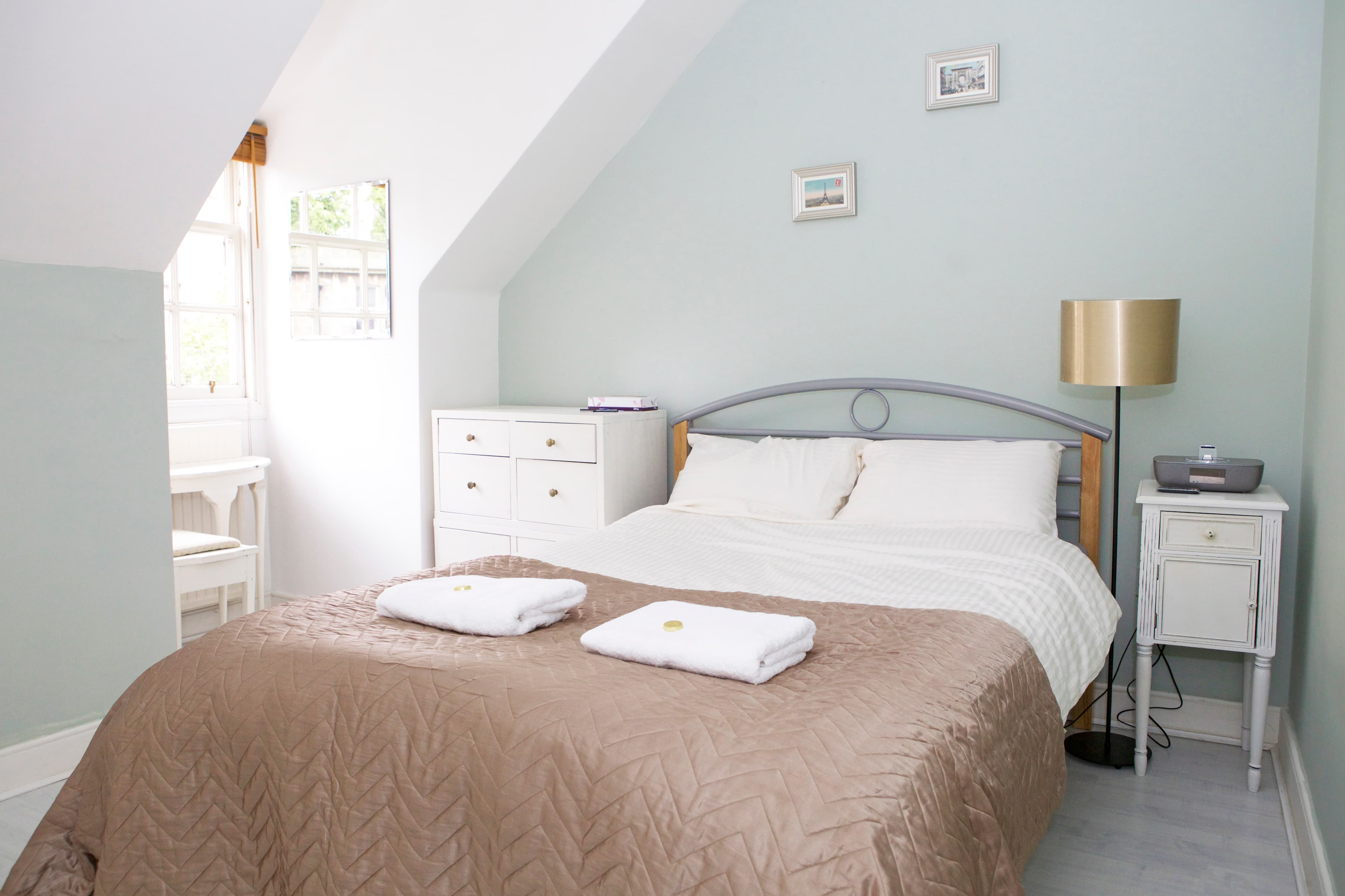 Cozy double room in the heart of Edinburgh in Old Town, Princes Street and Leith Street, Edinburgh