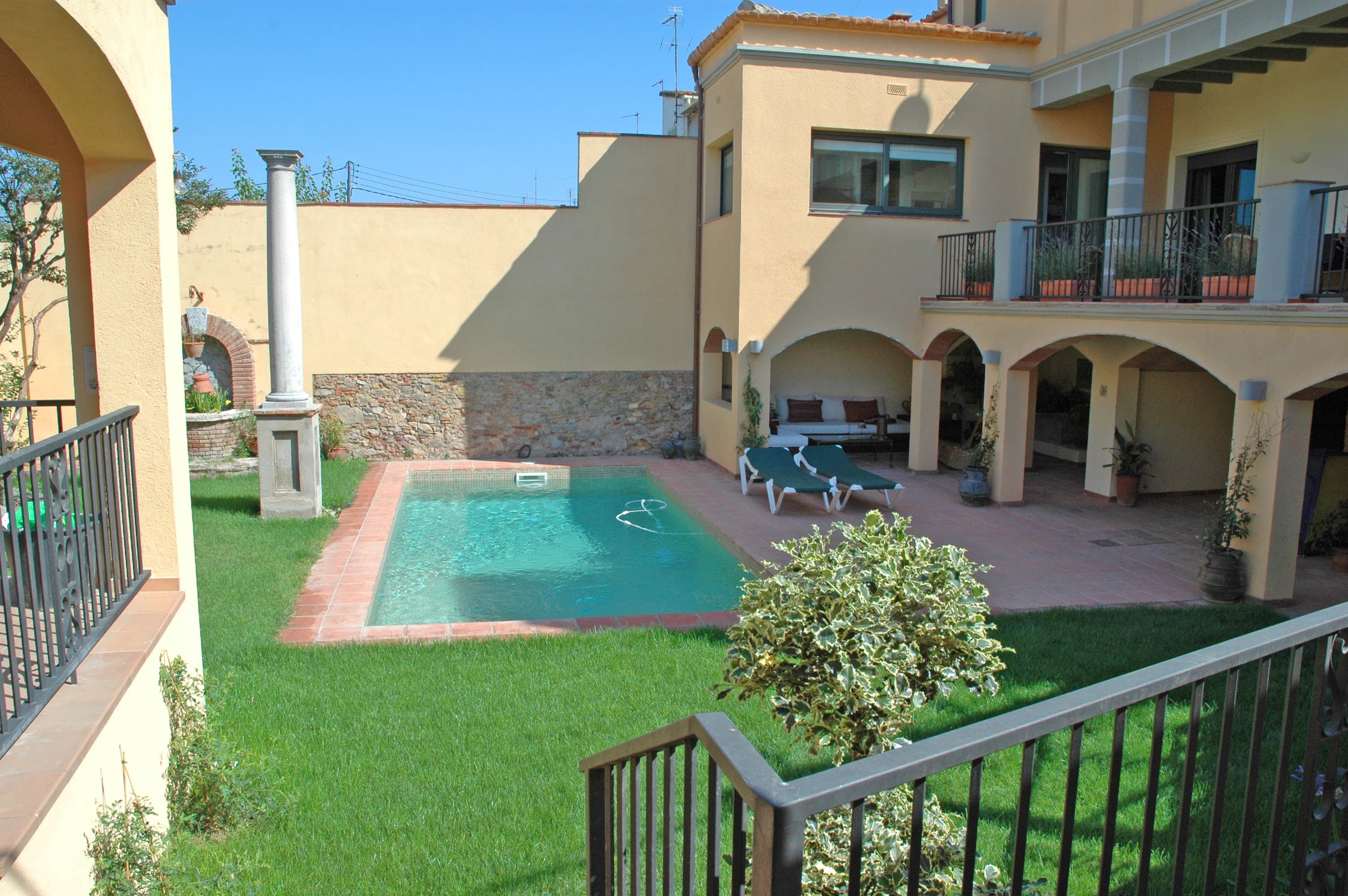 Golf & swimming pool in Costa Brava in Llagostera, Girona