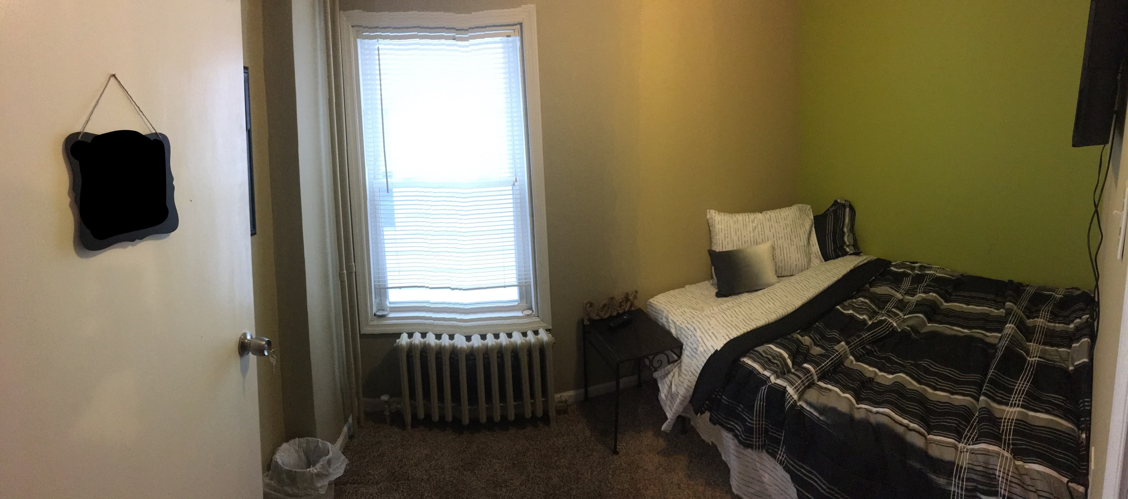 Cozy downstairs bedroom in quiet neighborhood! in ELEVENTH WARD, Albany