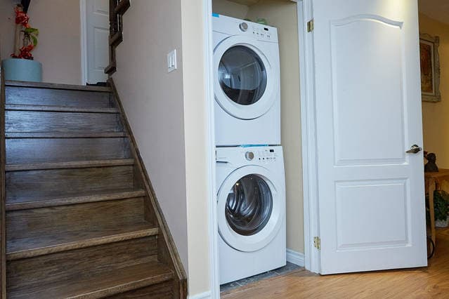 ☆☆☆☆☆ Breathtaking 1st Class Basement Room ☆☆☆☆☆ in Bayview Woods-Steeles, Toronto