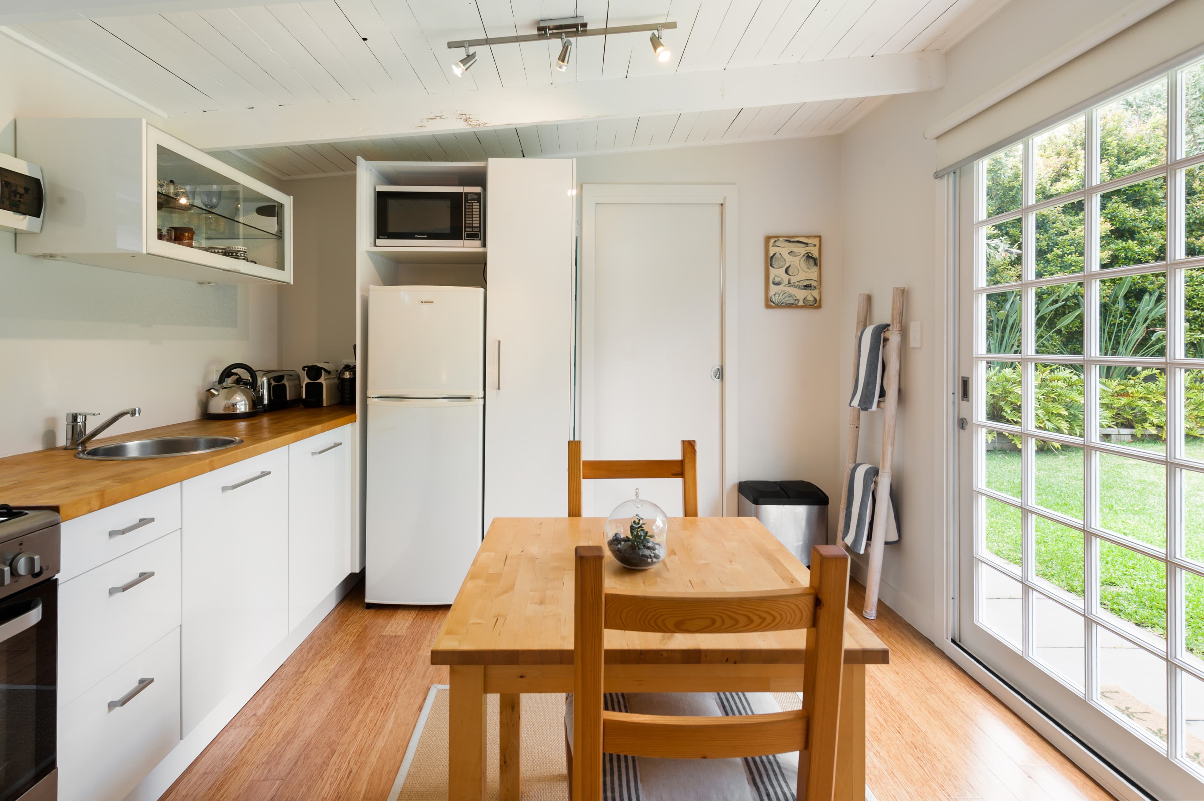 Walk to Newport Beach from a Warm Studio in Pittwater, Sydney