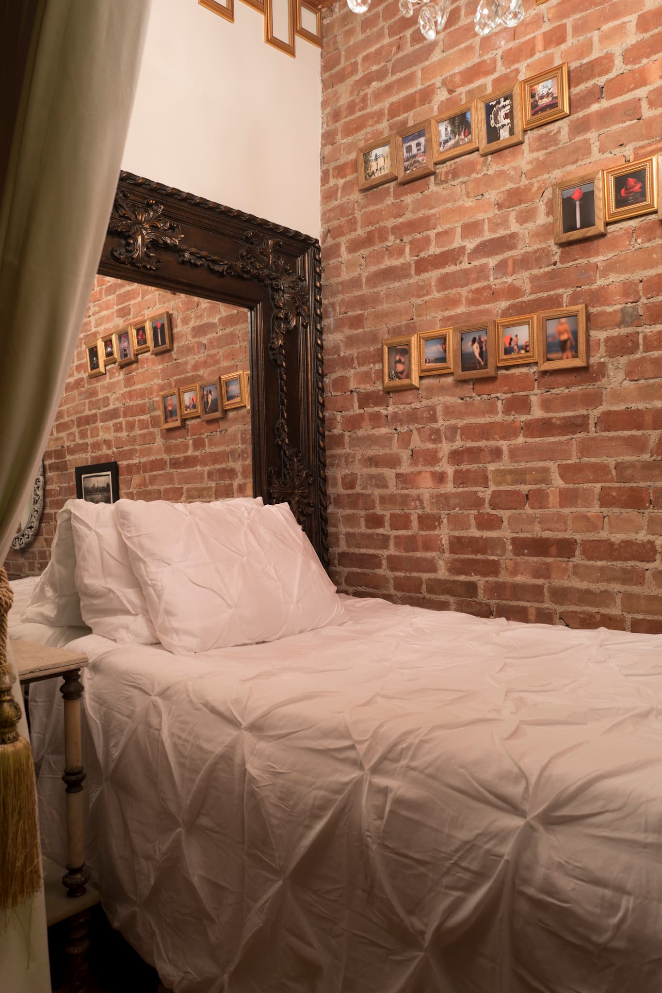 UES Beautiful Blue Room in East Harlem, New York City