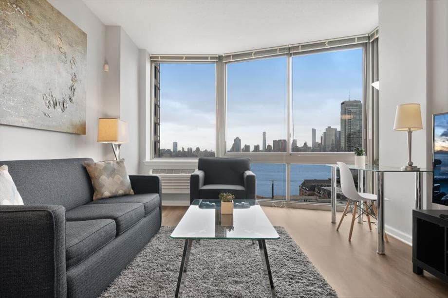 Modern 1BR | WiFi+Business Center | Near Path |GLS in Ward E (councilmember James Solomon), Jersey City